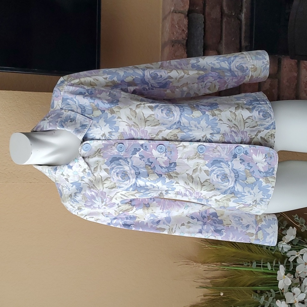 CROFT & BARROW Floral Pastel Button Down Jacket SIZE: M